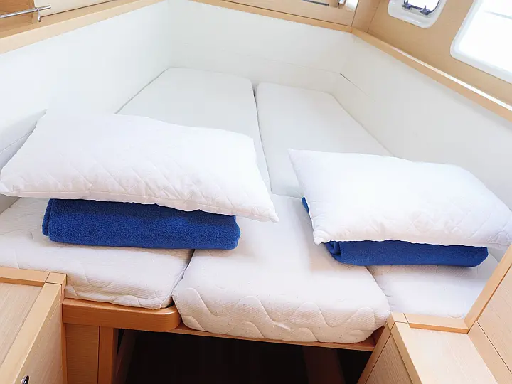 Lagoon 450 - Interior - cabin (photo taken 2019)