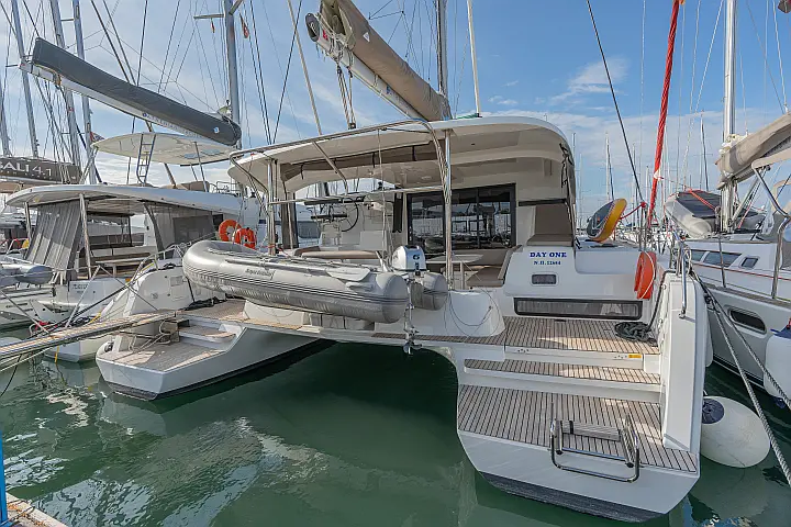 Lagoon 42 (4 dbl / 1 single ) - 