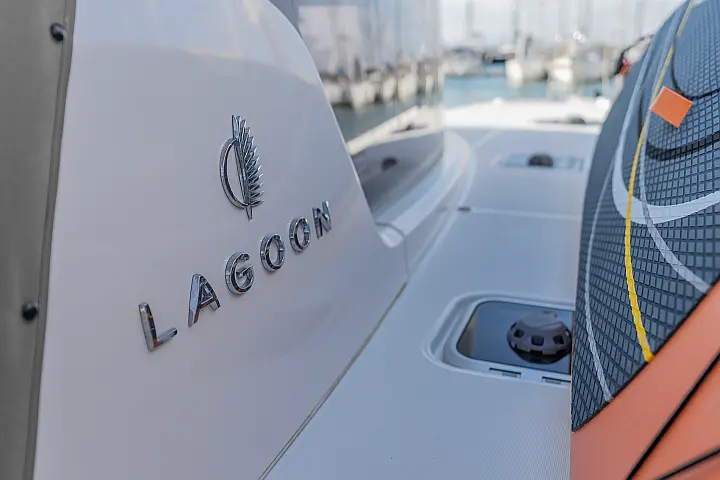 Lagoon 42 (4 dbl / 1 single ) - 