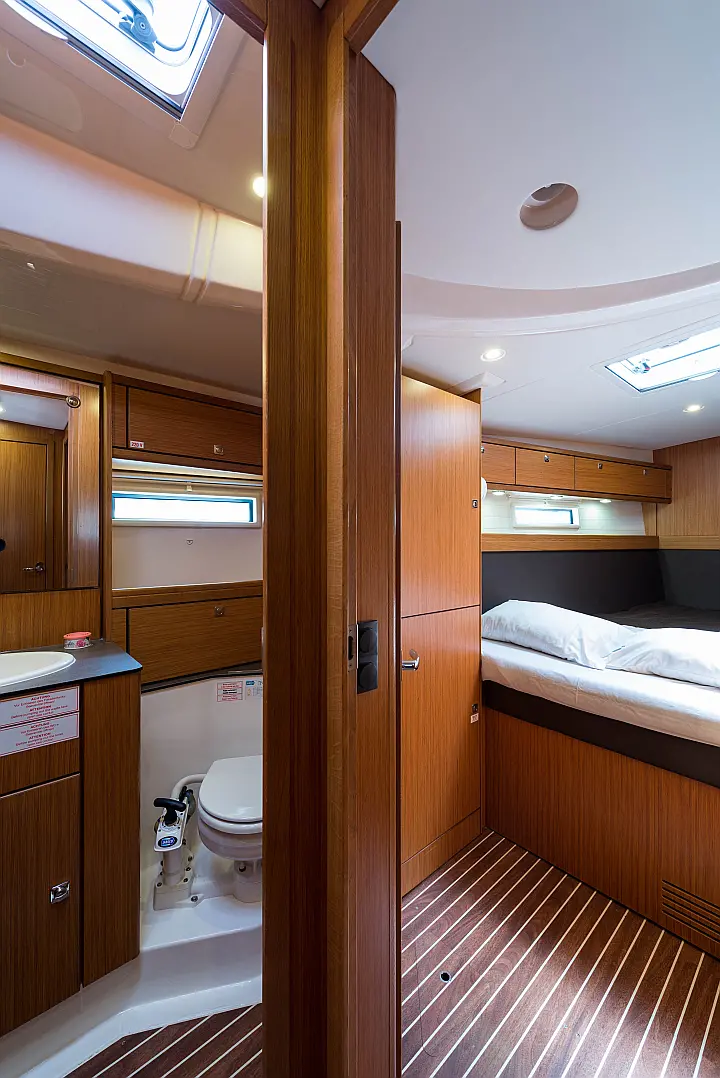 Bavaria Cruiser 56 - 