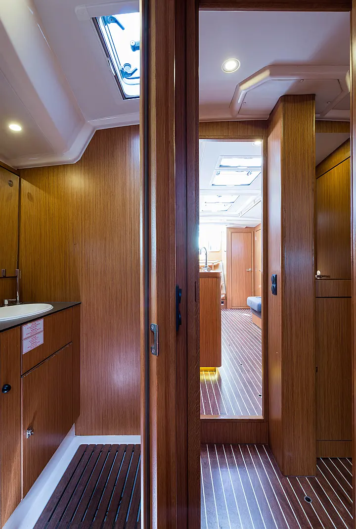 Bavaria Cruiser 56 - 