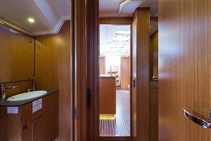 Bavaria Cruiser 56 - 