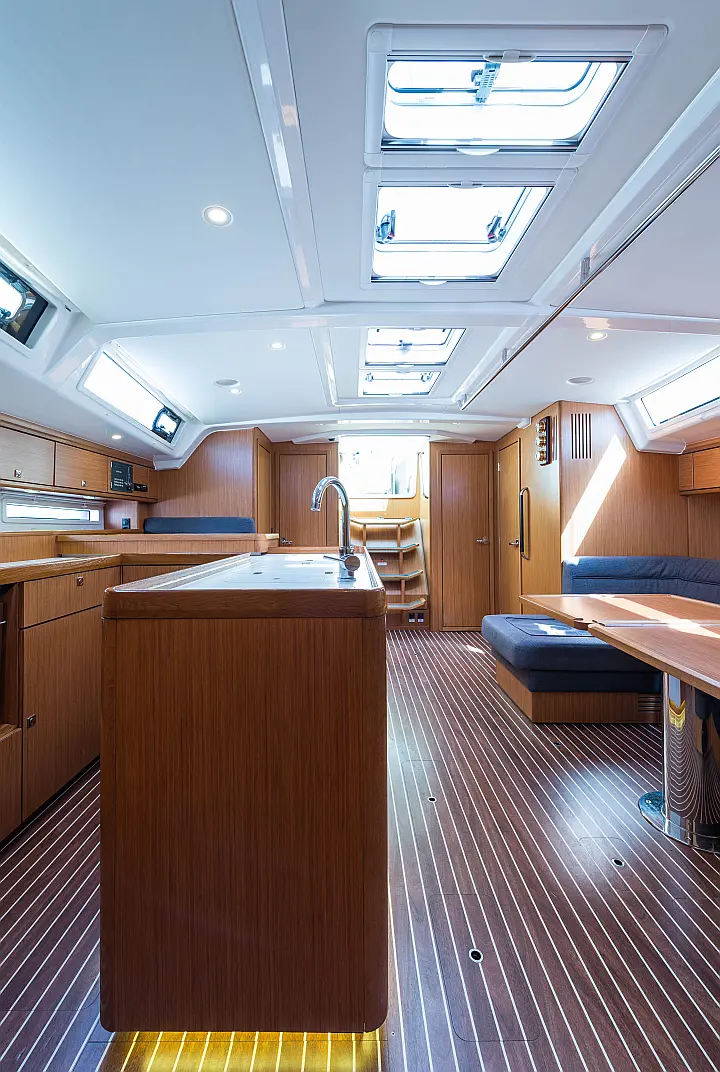 Bavaria Cruiser 56 - 