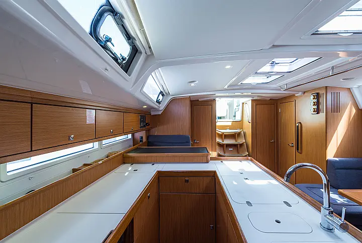 Bavaria Cruiser 56 - 