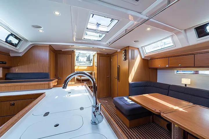 Bavaria Cruiser 56 - 