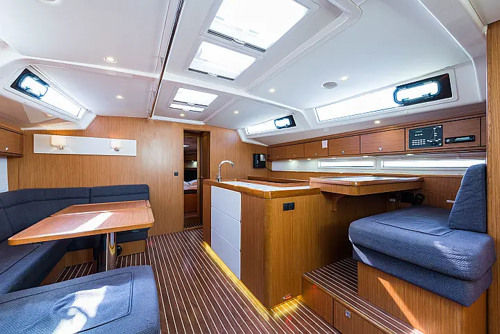 Bavaria Cruiser 56 - 