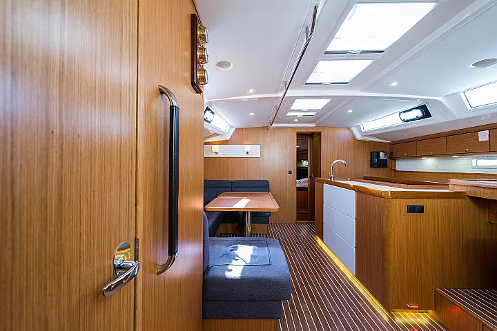 Bavaria Cruiser 56 - 