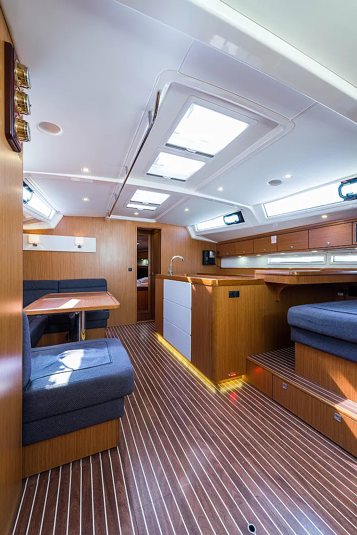 Bavaria Cruiser 56 - 