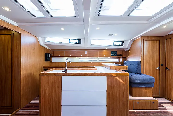 Bavaria Cruiser 56 - 