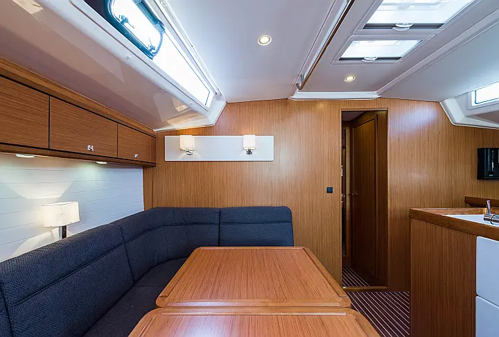 Bavaria Cruiser 56 - 