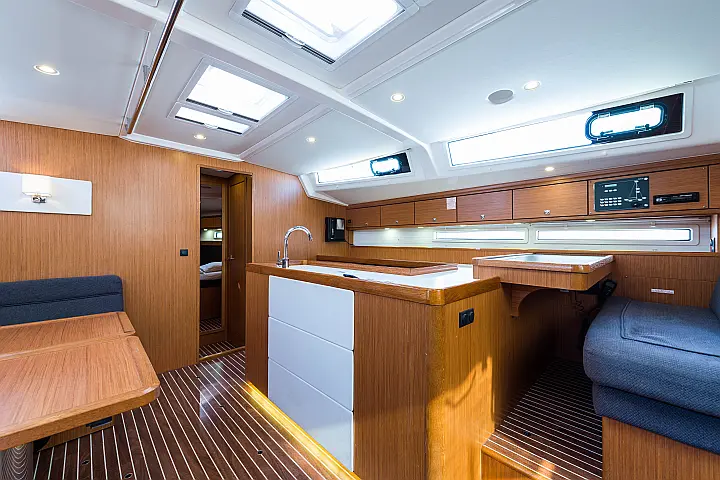 Bavaria Cruiser 56 - 