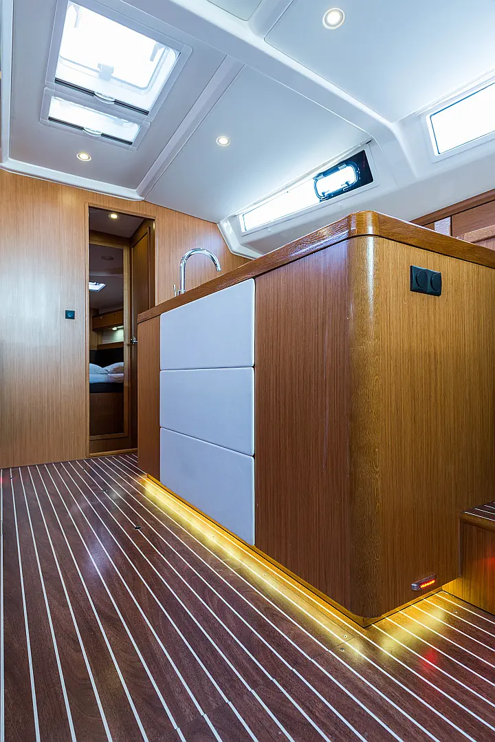 Bavaria Cruiser 56 - 