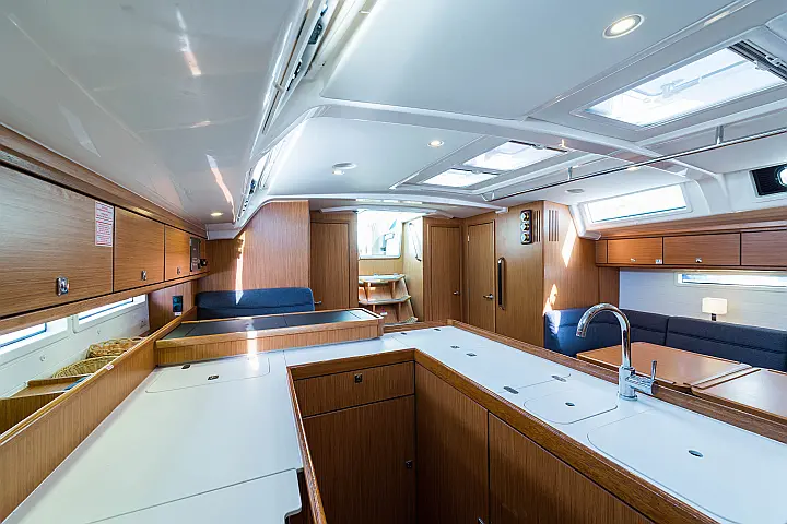 Bavaria Cruiser 56 - 