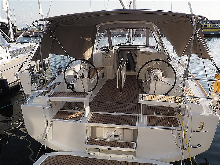 Beneteau Oceanis 38.1 - 