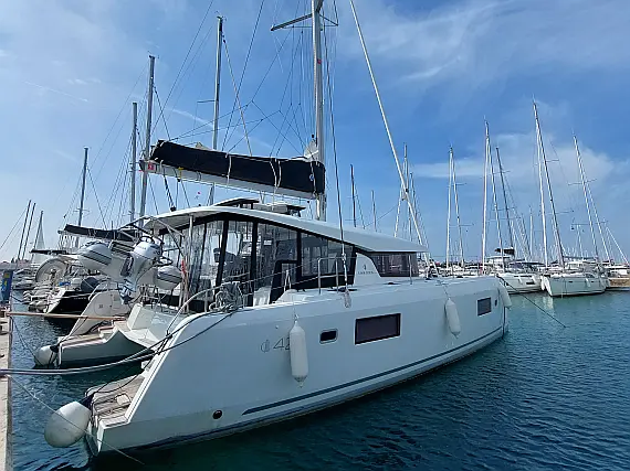 Lagoon 42 