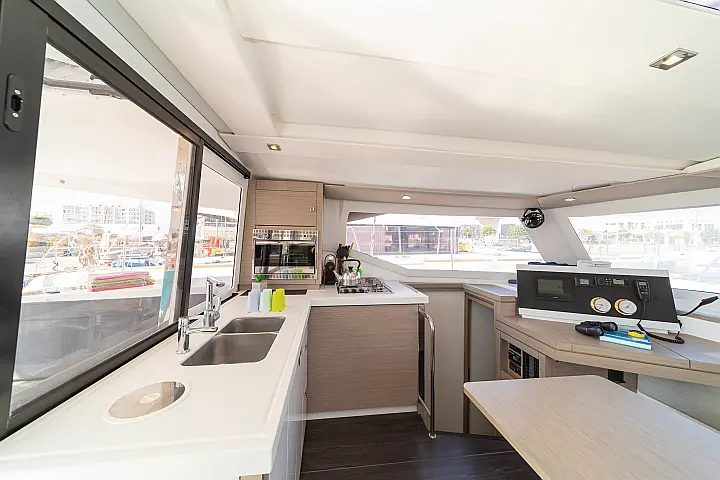 Lucia 40 AC & GEN - 