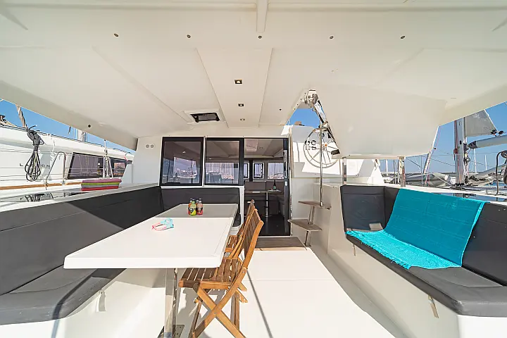 Lucia 40 AC & GEN - 