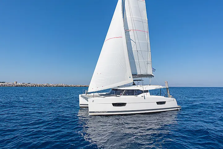 Lucia 40 AC & GEN - 