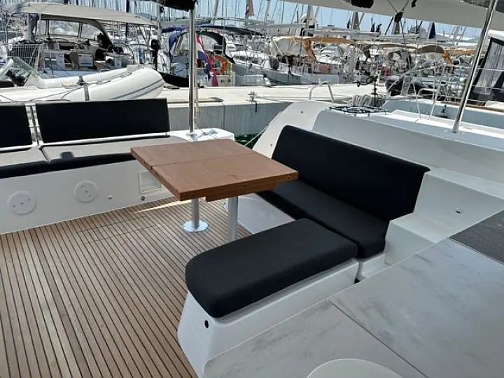 Lagoon 46 - ELEGANCE LINE - 