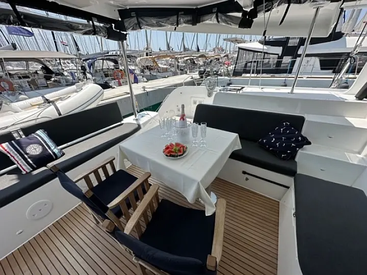 Lagoon 46 - ELEGANCE LINE - 