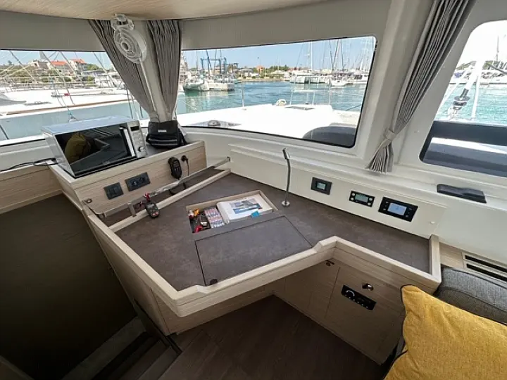 Lagoon 46 - ELEGANCE LINE - 