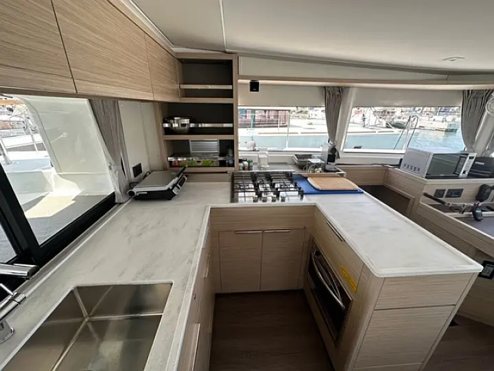 Lagoon 46 - ELEGANCE LINE - 