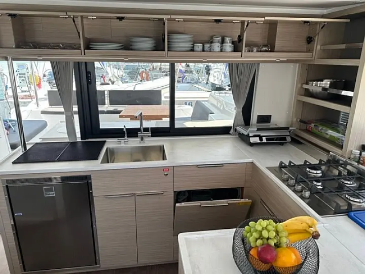 Lagoon 46 - ELEGANCE LINE - 