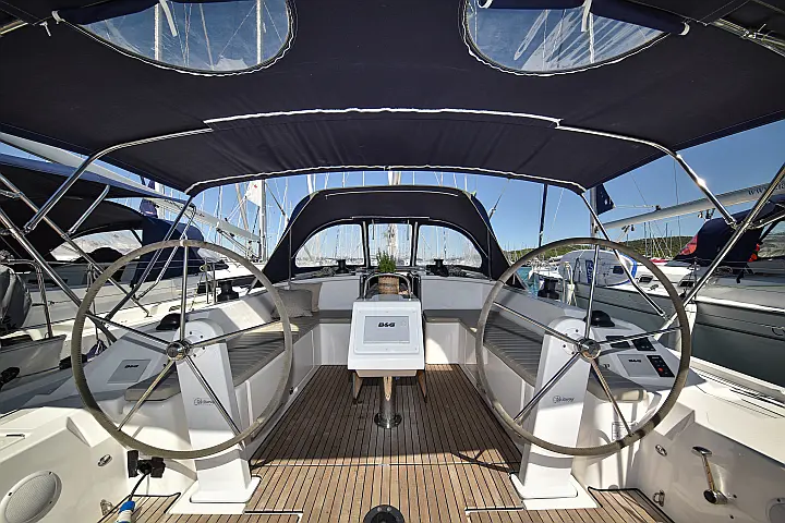 Bavaria C42 - 