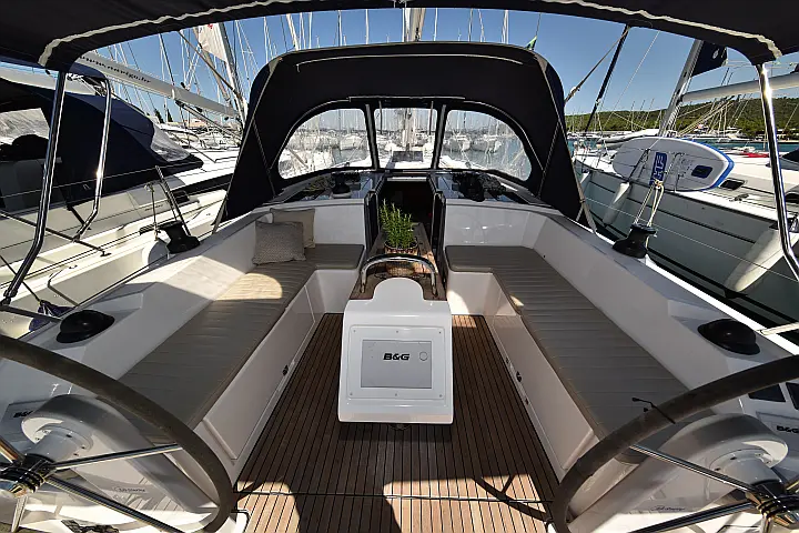 Bavaria C42 - 