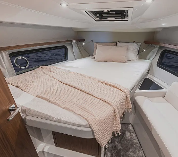 Grandezza 34 OC - main cabin