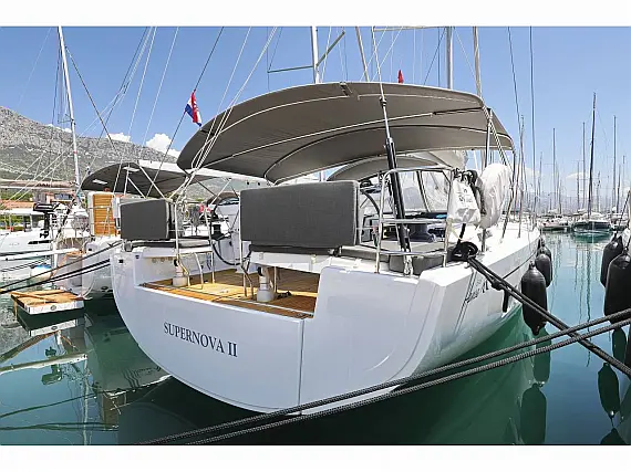 Hanse 548