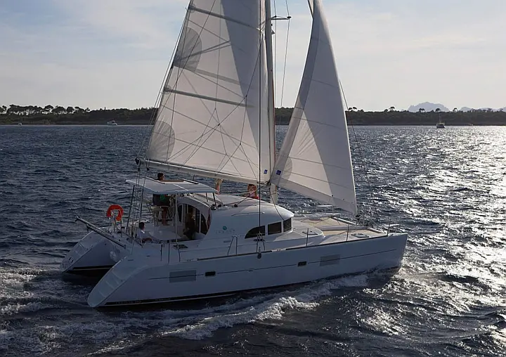 Lagoon 380 Owner - 