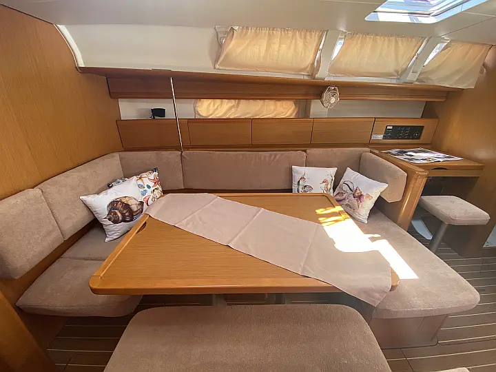 Sun Odyssey 44i - 