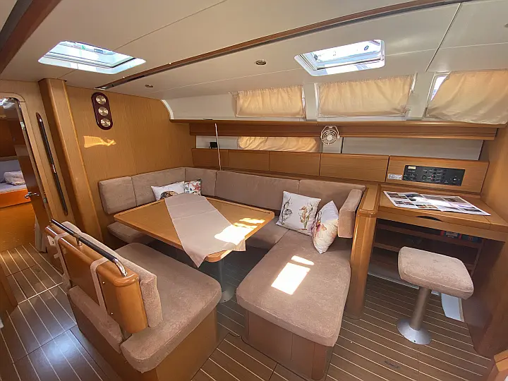 Sun Odyssey 44i - 