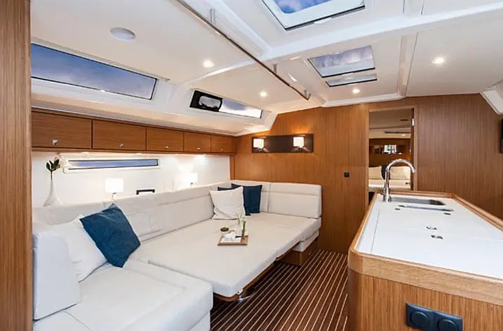 Bavaria Cruiser 56 - 