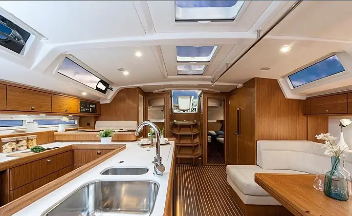 Bavaria Cruiser 56 - 