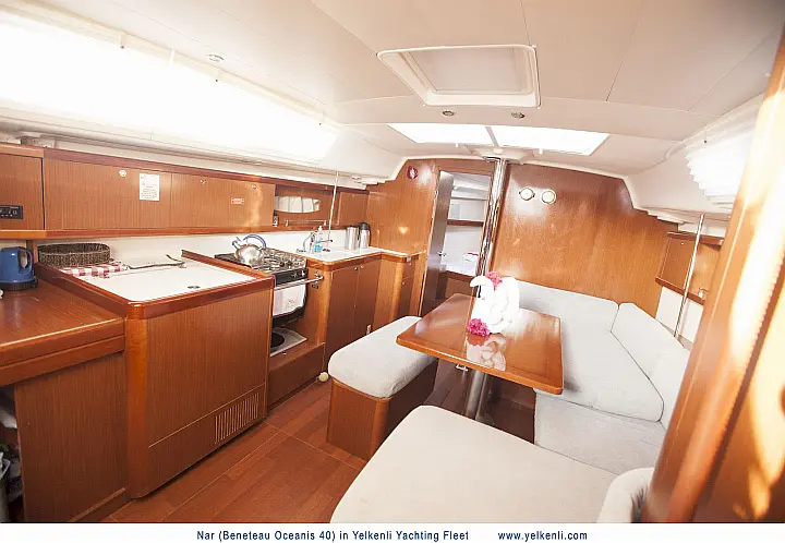 Oceanis 40 - Saloon