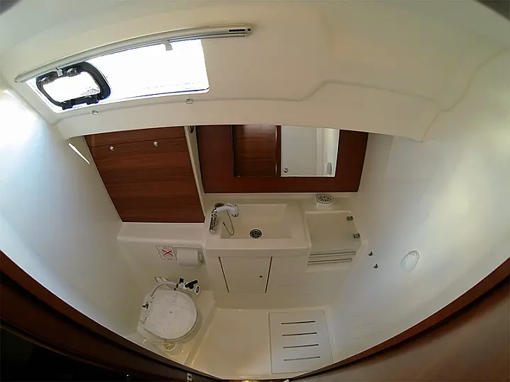 Dufour 375 GL - Bathrooom