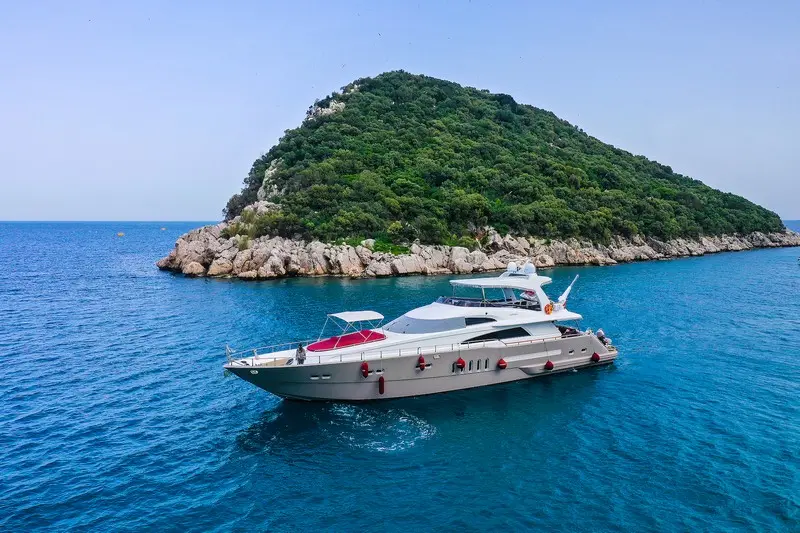 Erdoğan | 4-Cabin Luxuruy Motor Yacht | Göcek Charter | Booktheboat 