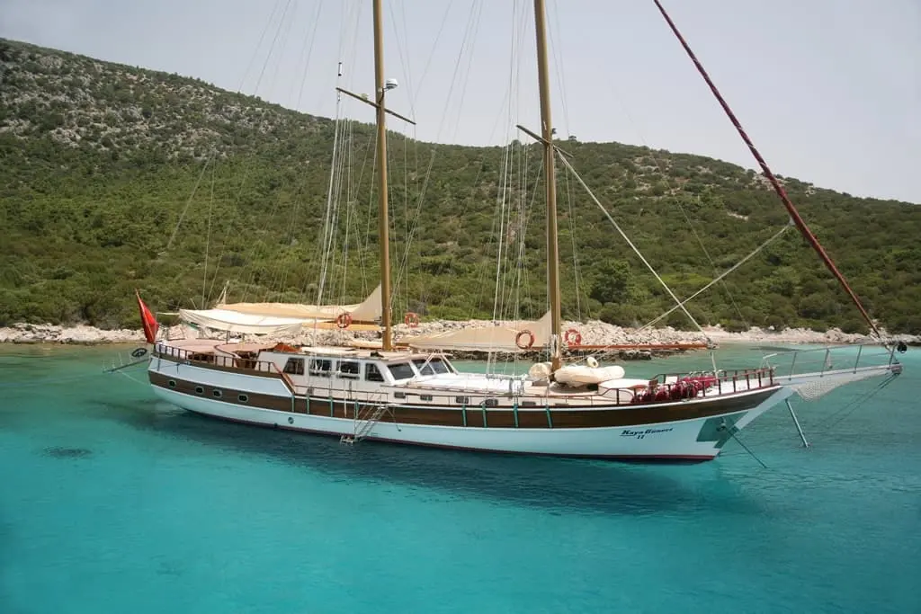 Kaya Guneri II | 6-Cabin Luxury Gulet | Bodrum Charter | Booktheboat