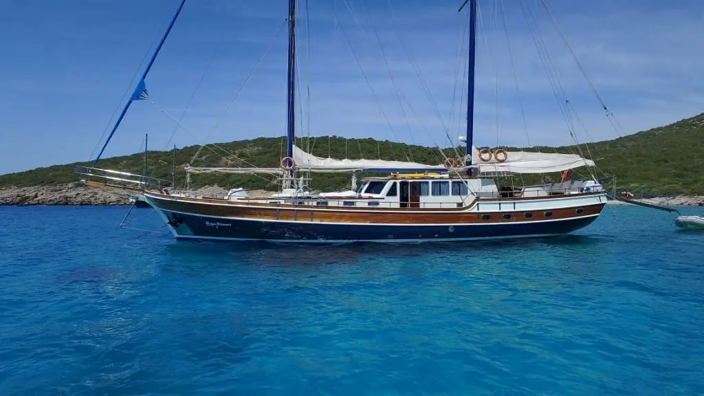 Kaya Guneri I | 7-Cabin Luxury Gulet | Bodrum Charter | Booktheboat