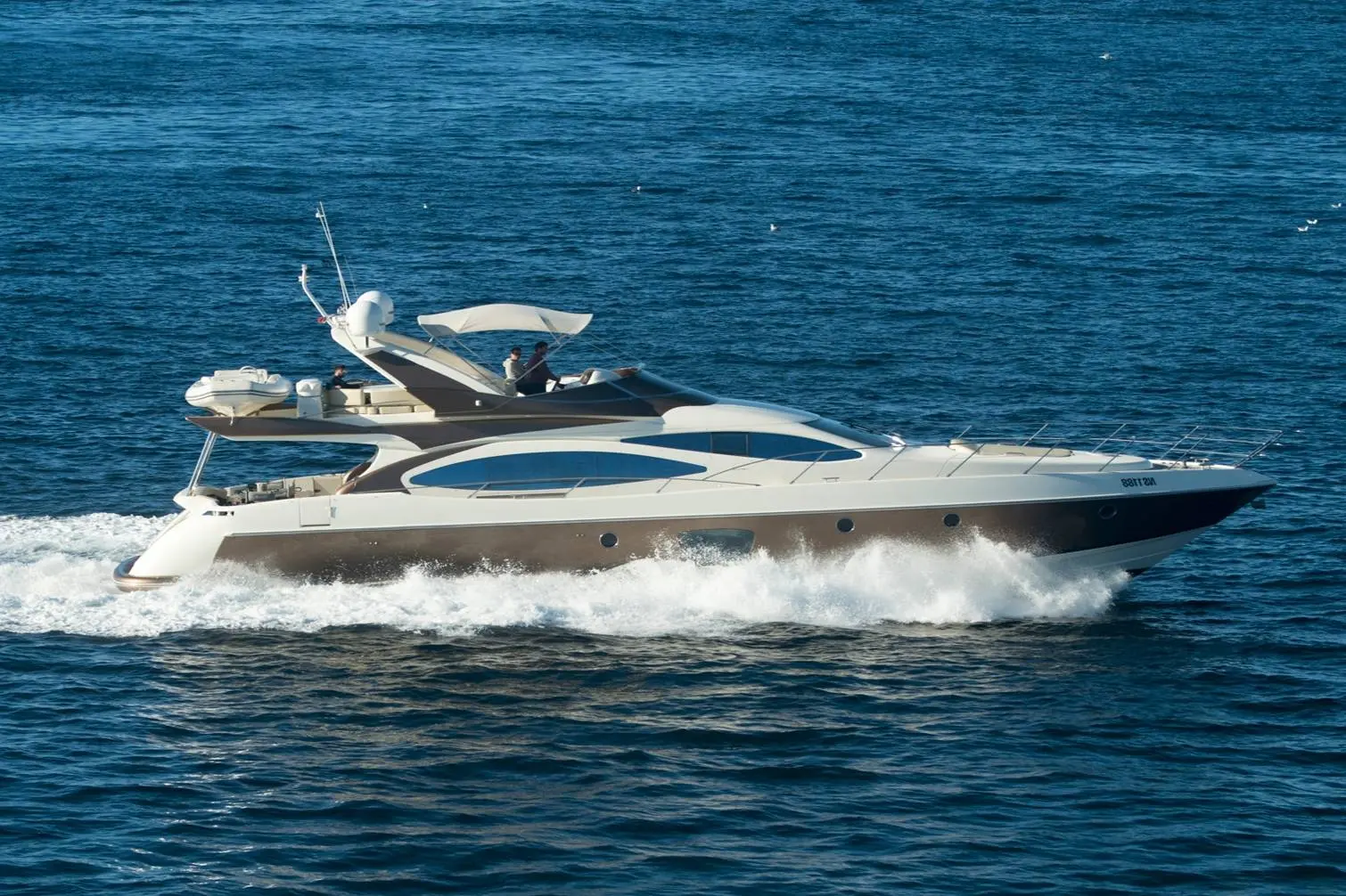 Medusa | Azimut 68 | 4-Cabin Luxury Motor Yacht | Greece Charter | Booktheboat 