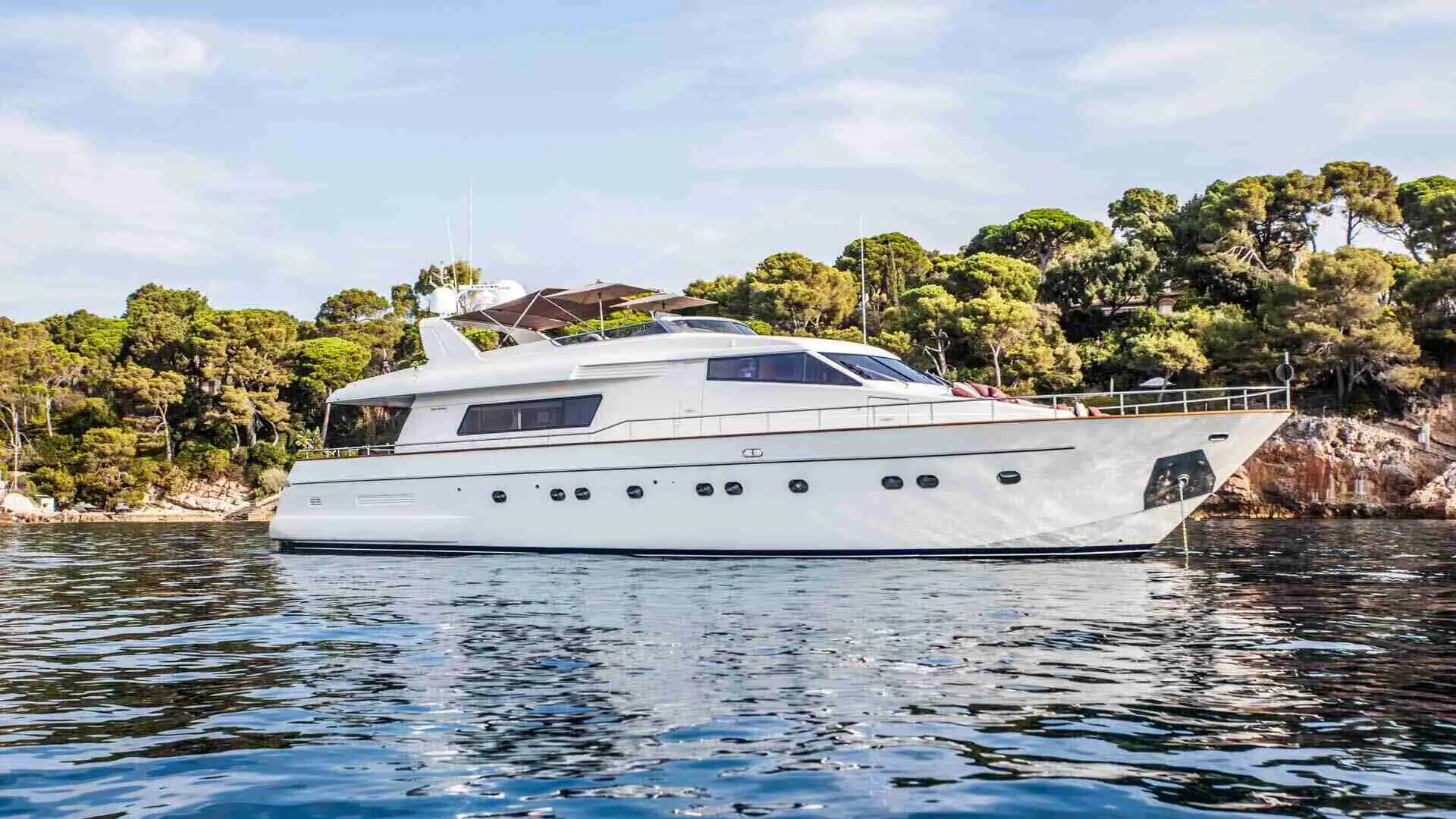 Solal | Sanlorenzo 82 | 4-Cabin Luxury Motor Yacht | Croatia Charter | Booktheboat 