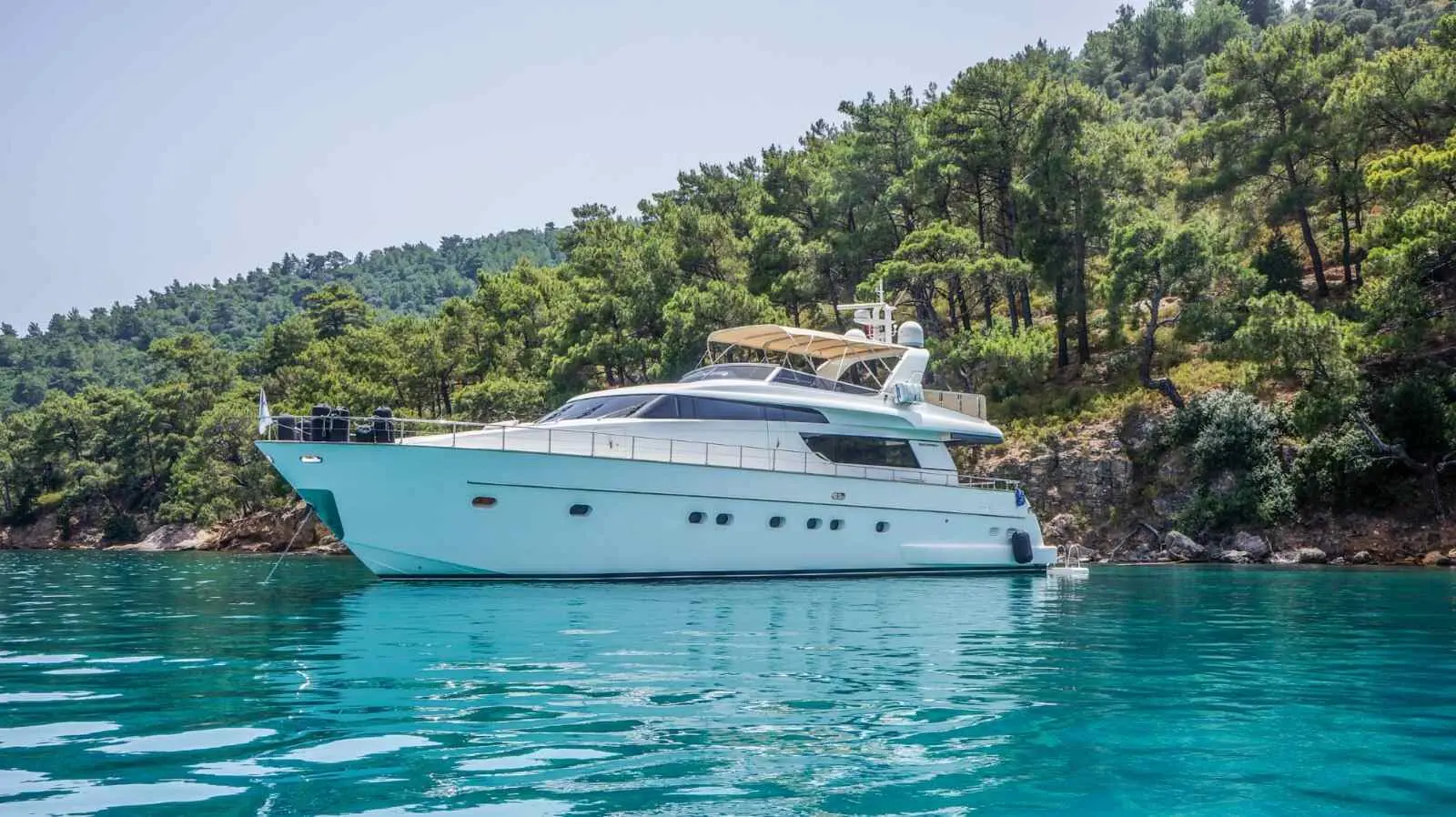 Kuum | Sanlorenzo 72 | 3-Cabin Luxurious Motor Yacht | Bodrum Charter | Booktheboat 