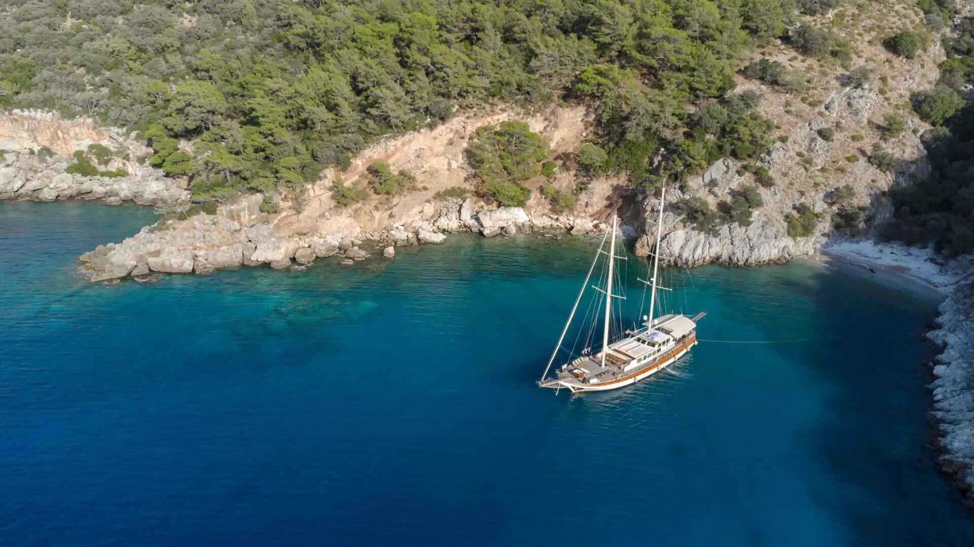 Larin Su | 8-Cabin Luxury Gulet | Fethiye Charter | Booktheboat