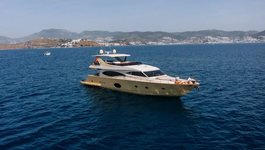 Reis | 4-Cabin Beautiful Motor Yacht | Bodrum Charter | Booktheboat 