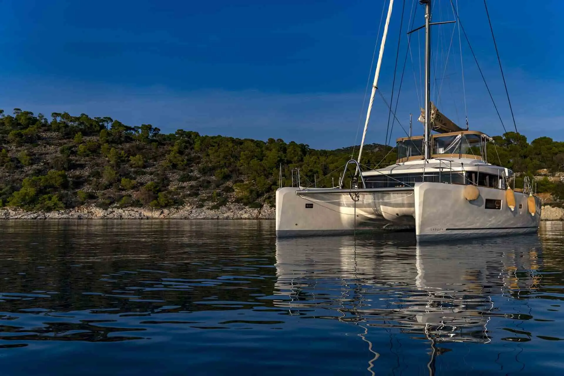 Flo | Sunreef 50 | 4-Cabin Luxury Catamaran | Mykonos Charter | Booktheboat 